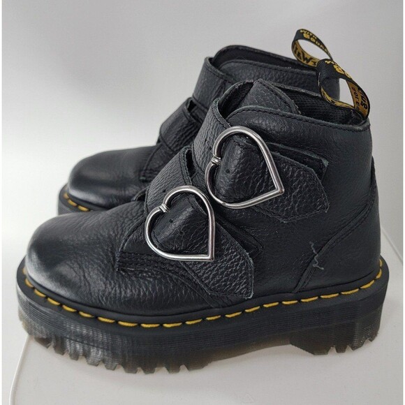 Dr Martens Devon Heart boots in black - Picture 1 of 11